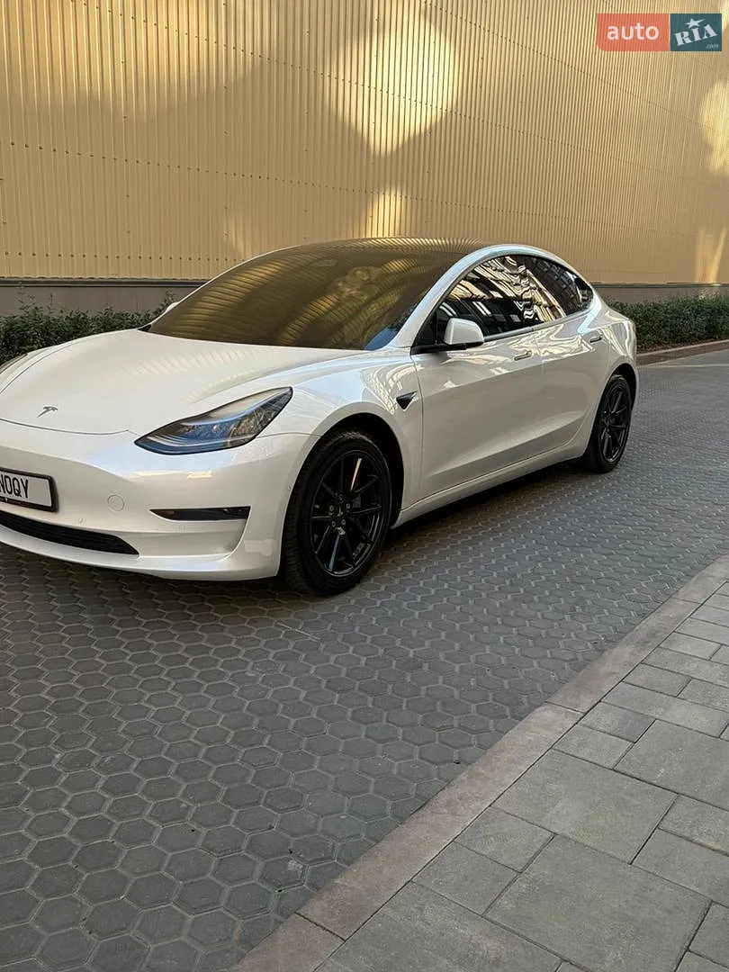 Tesla Model 3, 2020