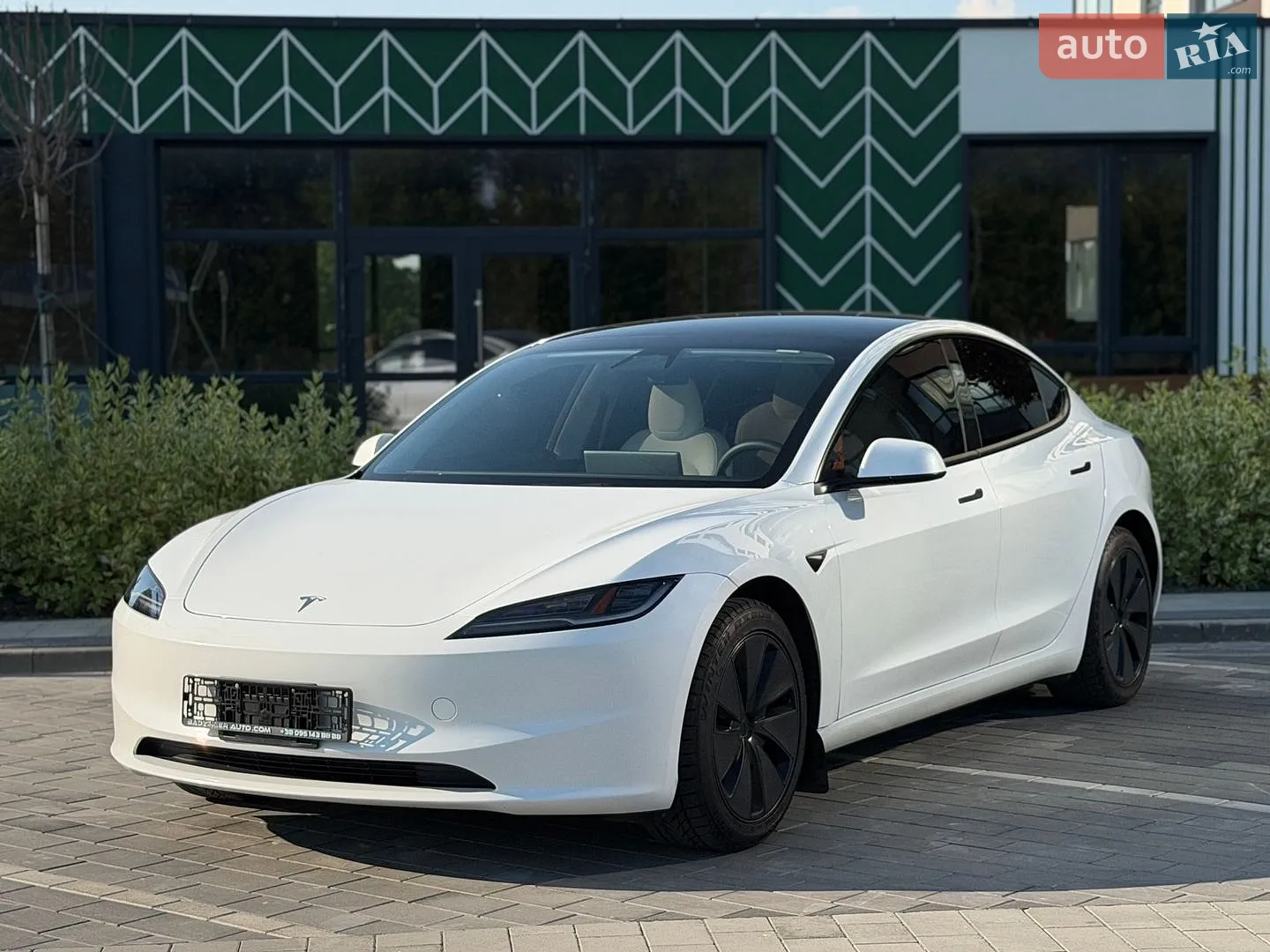 Tesla Model 3, 2024