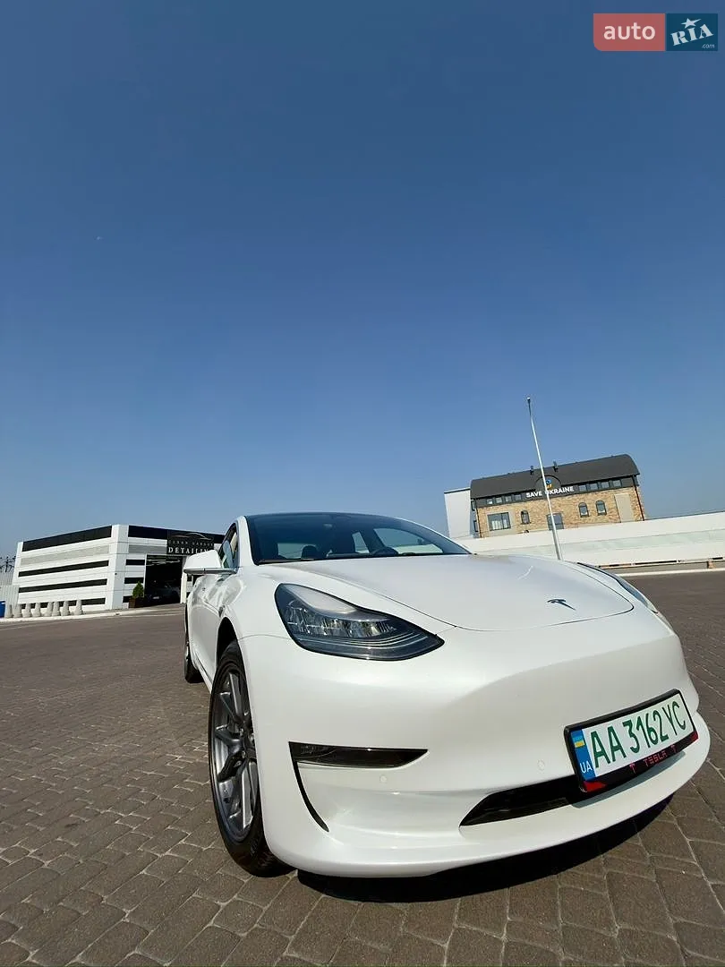 Tesla Model 3, 2019