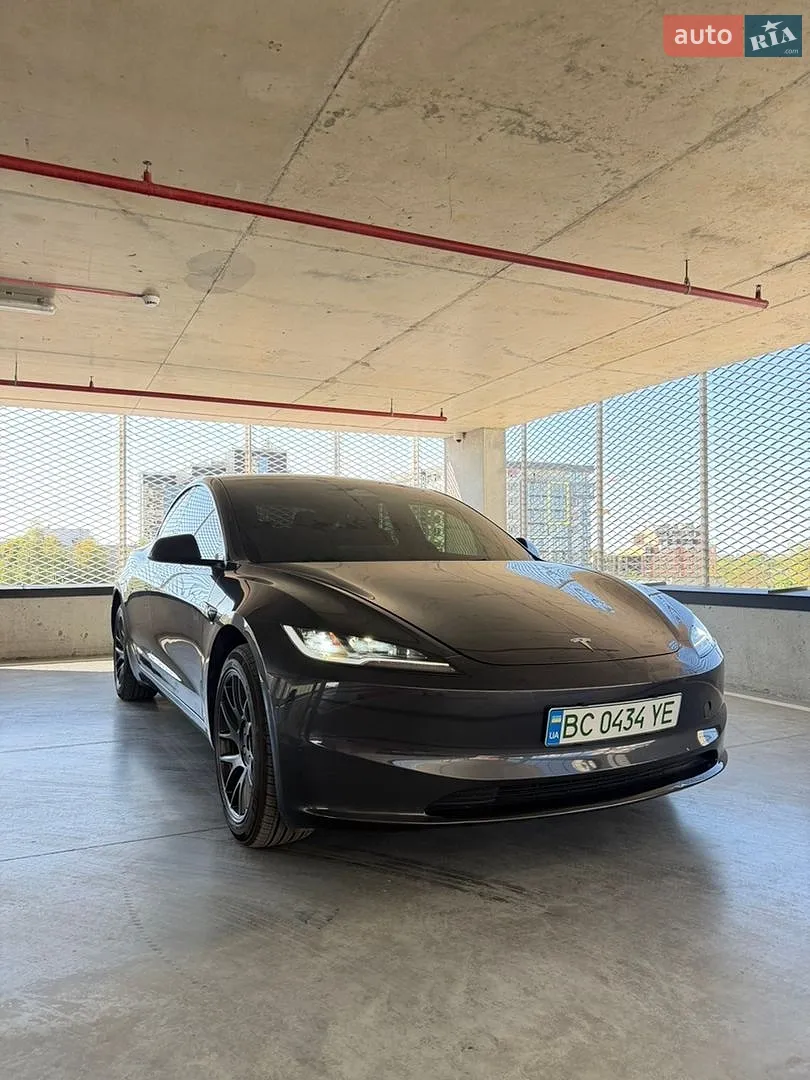 Tesla Model 3, 2025