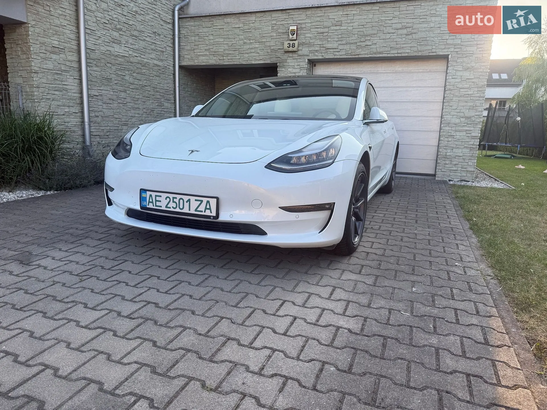 Tesla Model 3, 2019