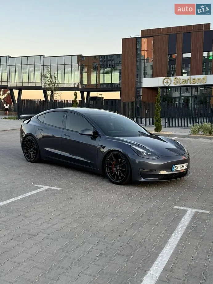 Tesla Model 3, 2021