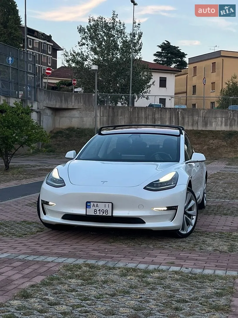 Tesla Model 3, 2018