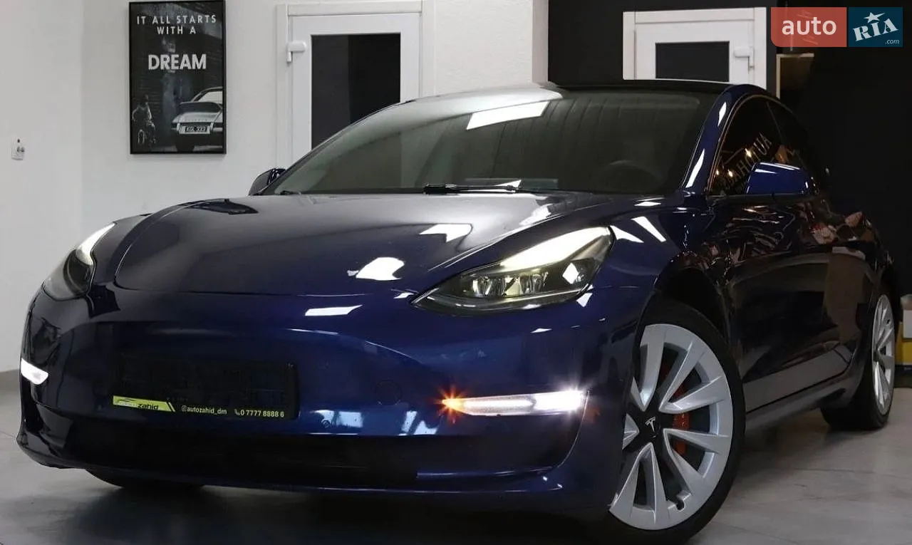 Tesla Model 3, 2022