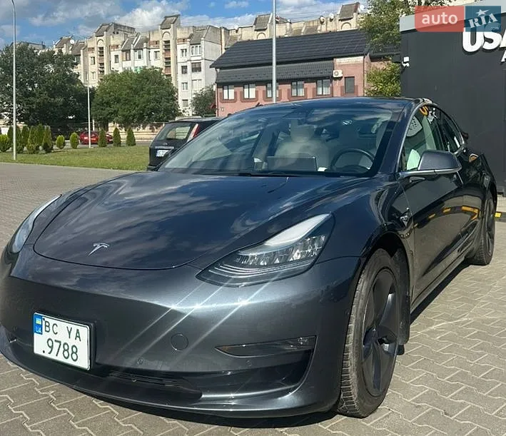 Tesla Model 3, 2020