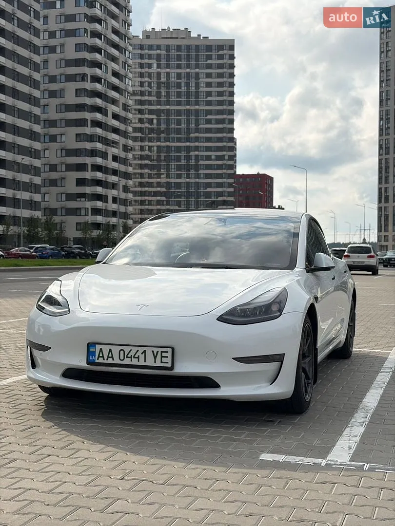 Tesla Model 3, 2022