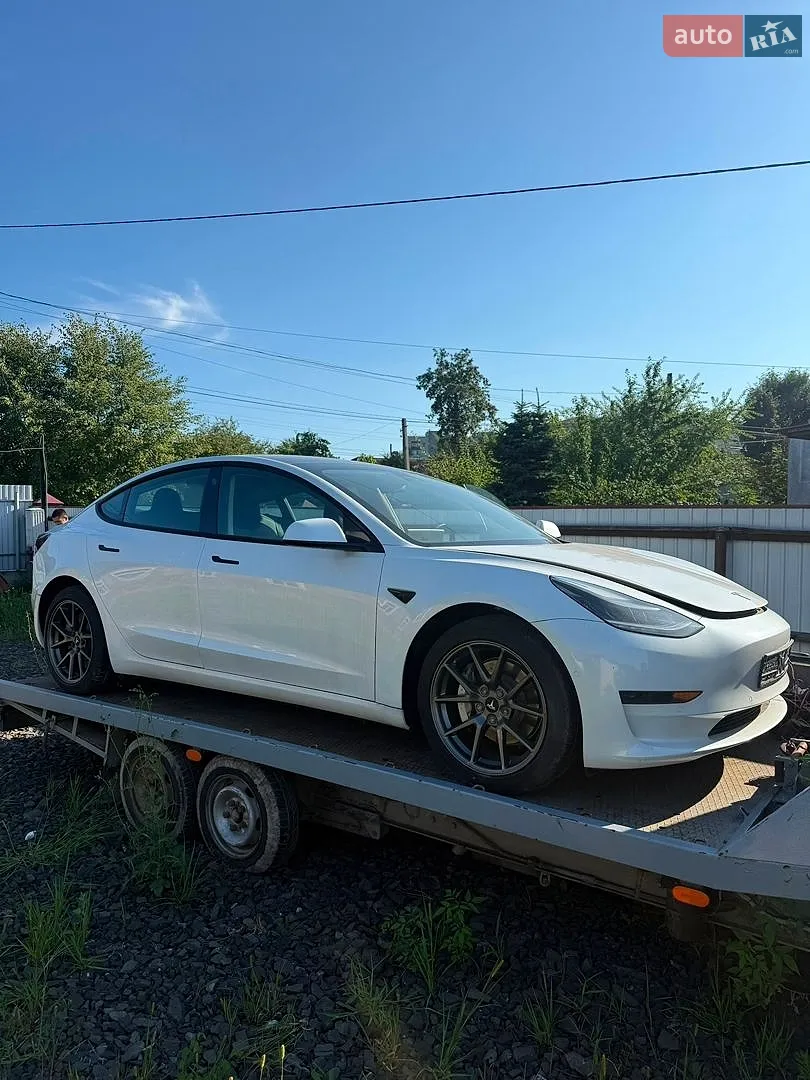 Tesla Model 3 2020 — 1
