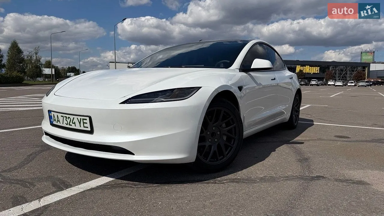 Tesla Model 3, 2025