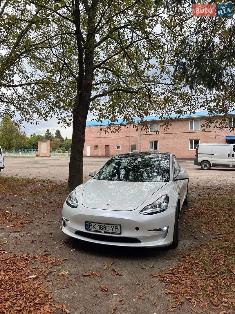 Tesla Model 3 2021 — 1
