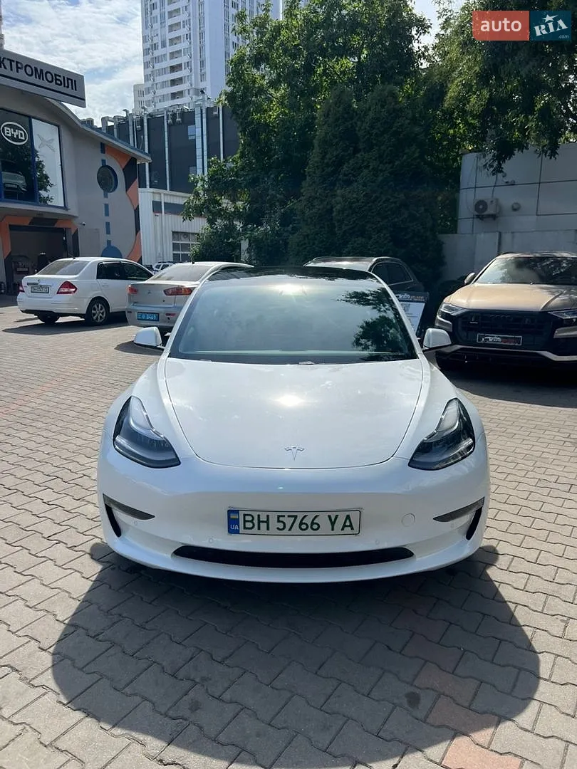 Tesla Model 3, 2021