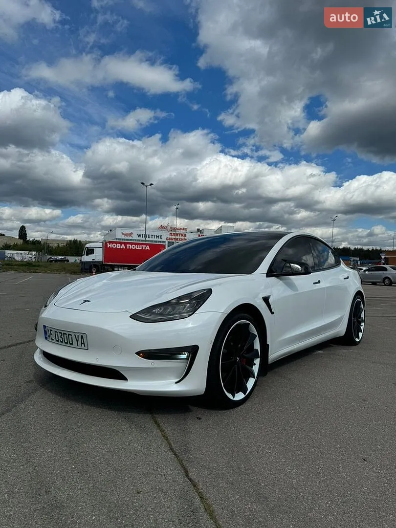 Tesla Model 3, 2019