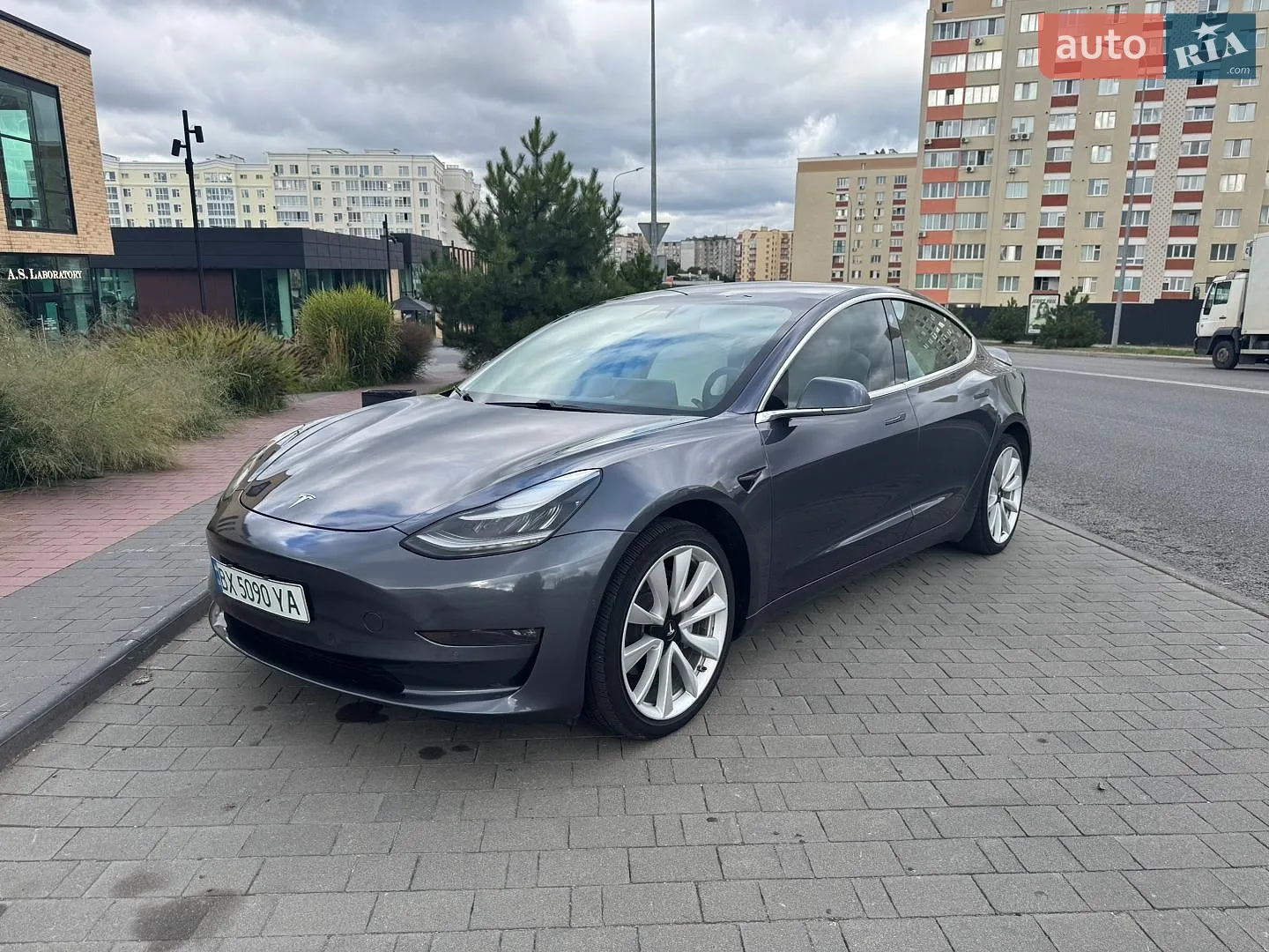 Tesla Model 3, 2020