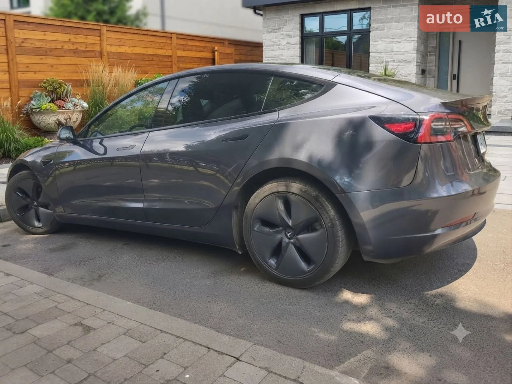 Tesla Model 3, 2023