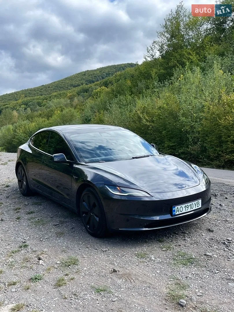 Tesla Model 3, 2025