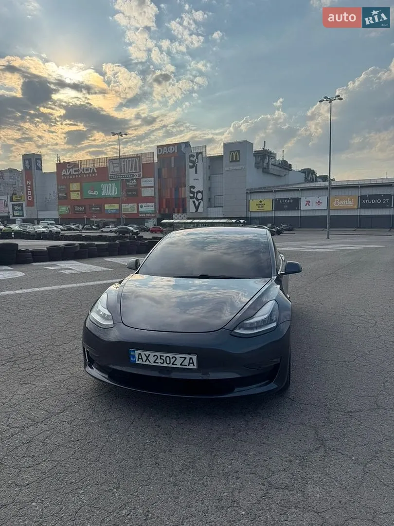 Tesla Model 3, 2018
