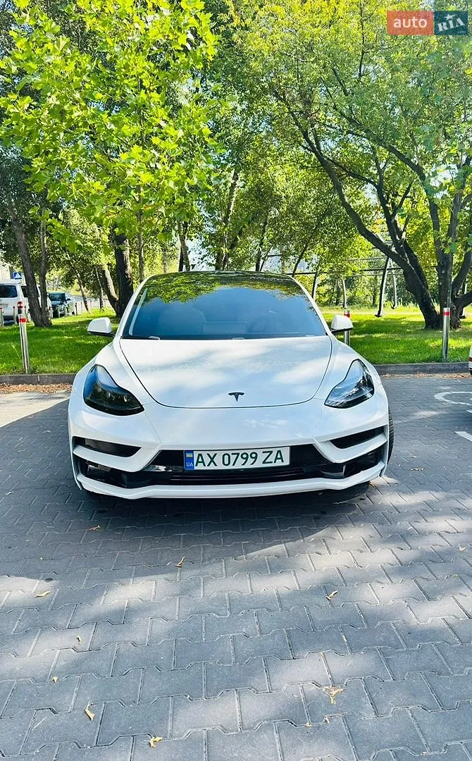 Tesla Model 3, 2021