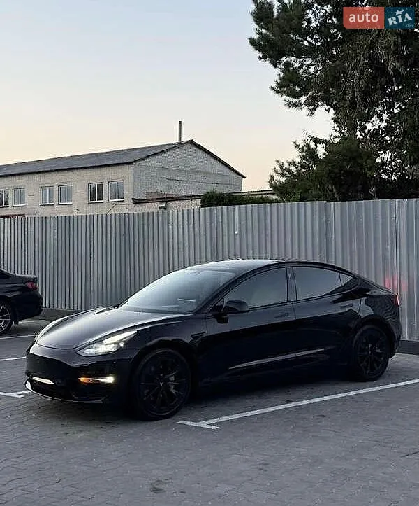Tesla Model 3, 2021