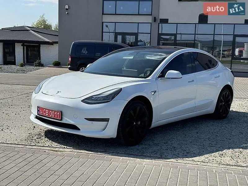 Tesla Model 3, 2019