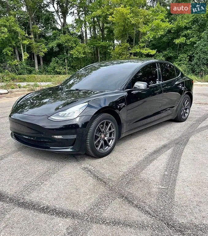 Tesla Model 3, 2020