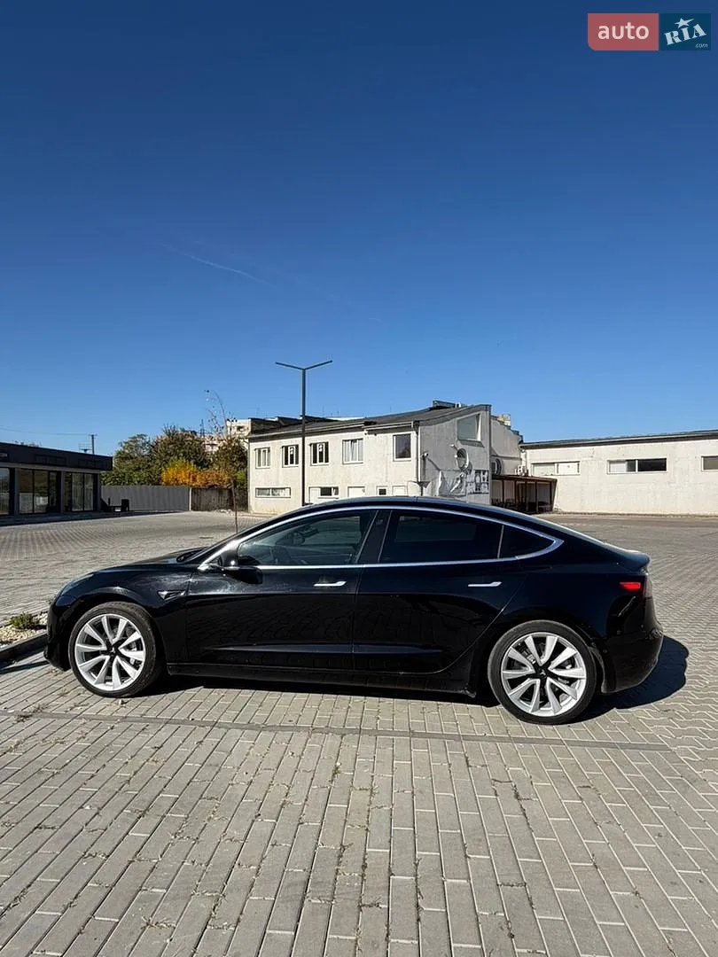 Tesla Model 3, 2019