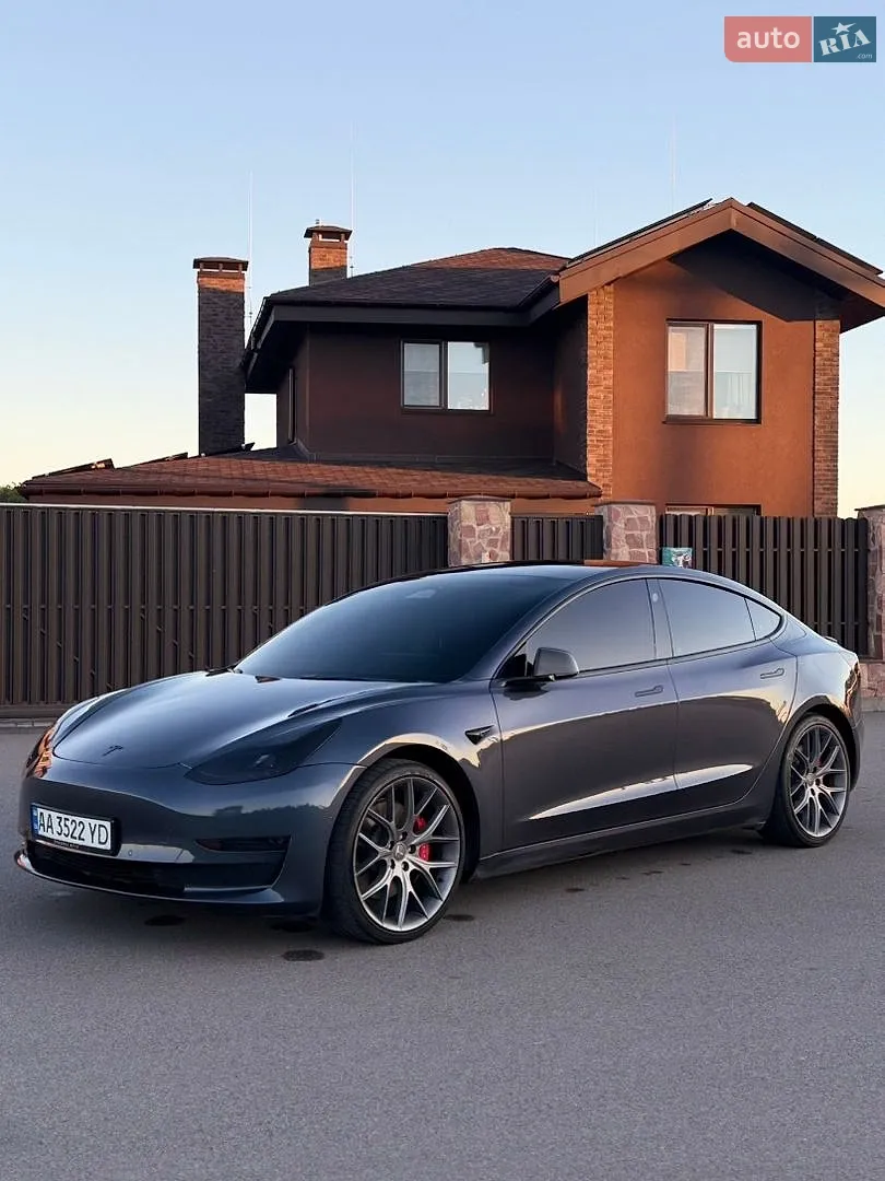 Tesla Model 3, 2022