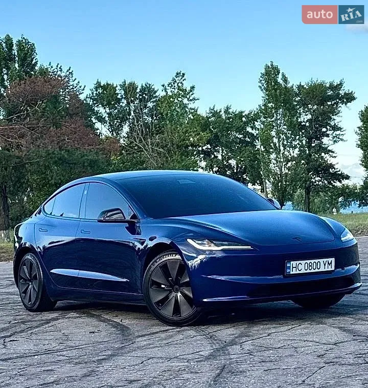 Tesla Model 3, 2025