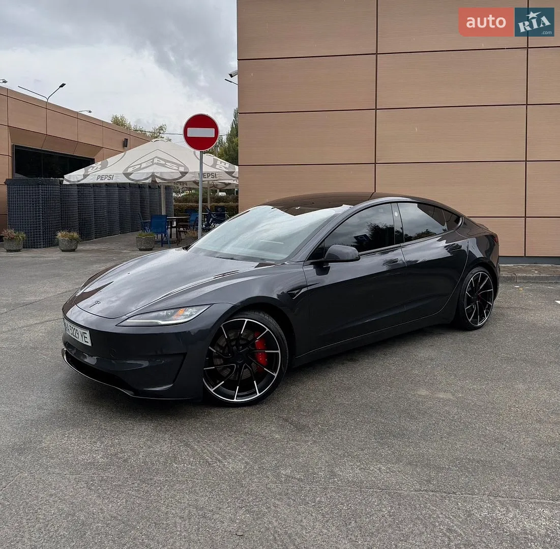 Tesla Model 3, 2024
