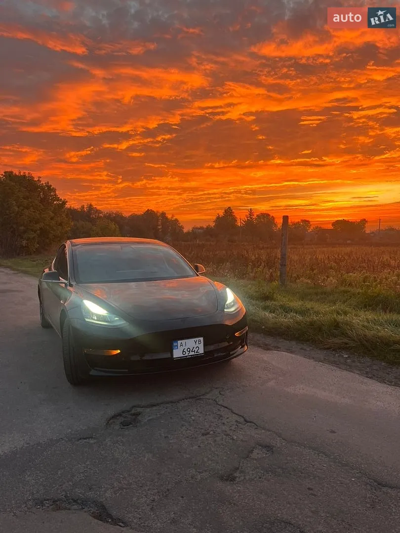 Tesla Model 3, 2020