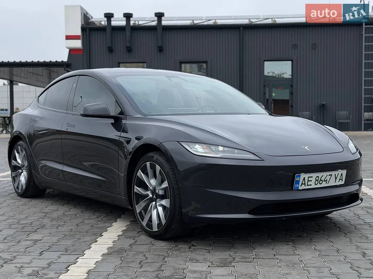 Tesla Model 3, 2024