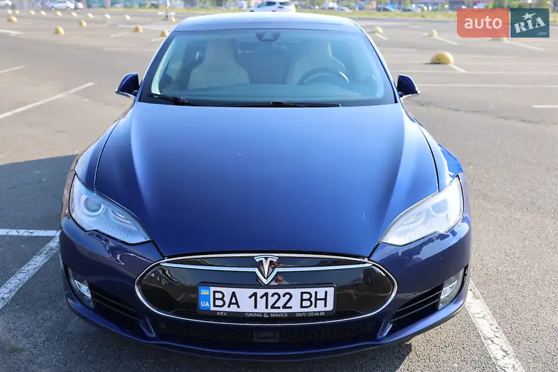Tesla Model S, 2016
