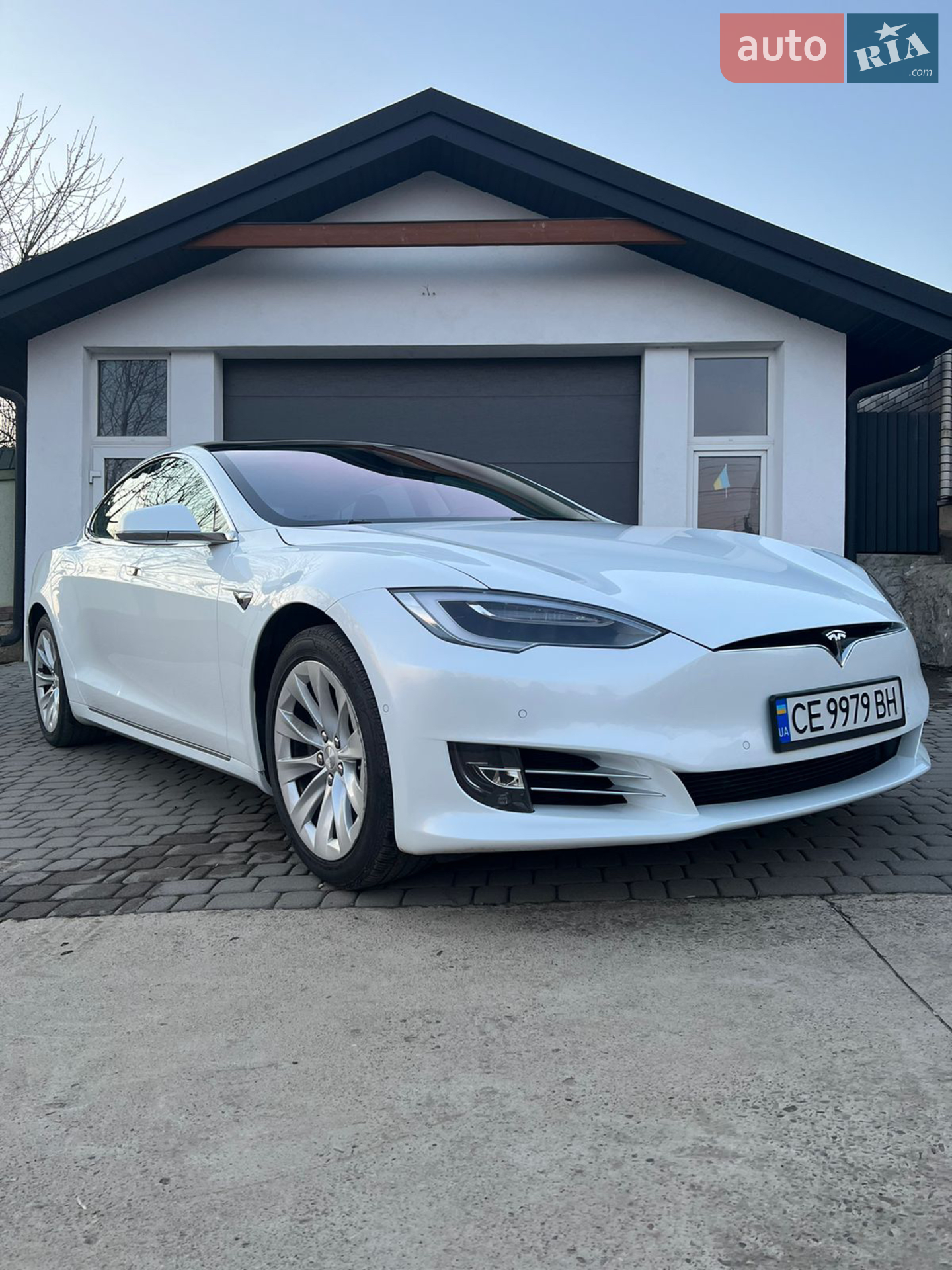 Tesla Model S, 2017