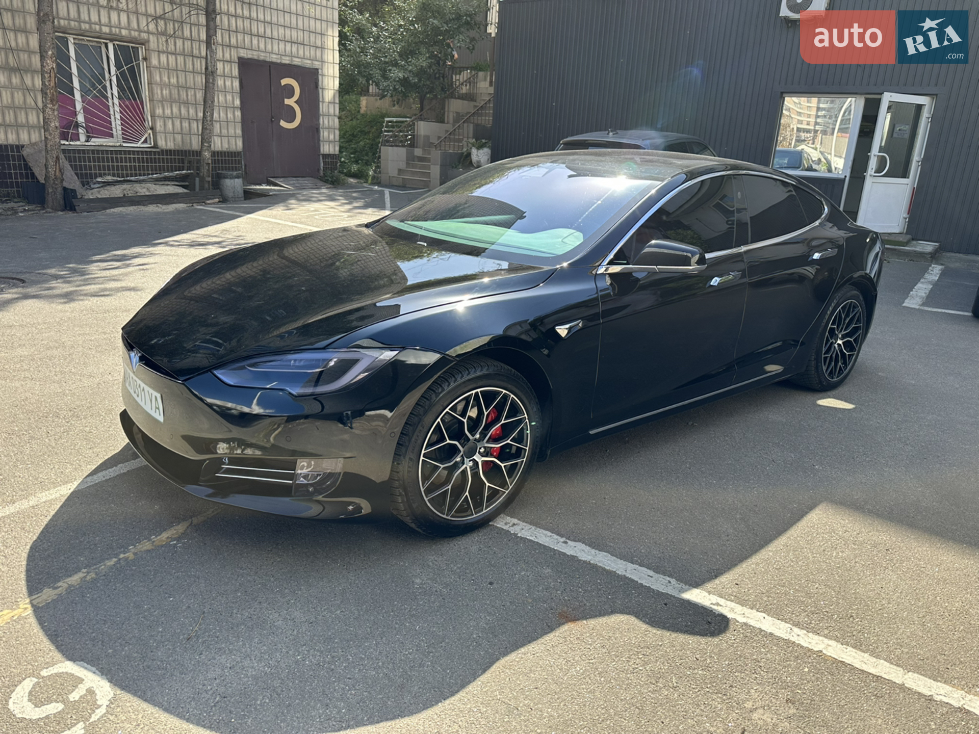 Tesla Model S 2019 — 1
