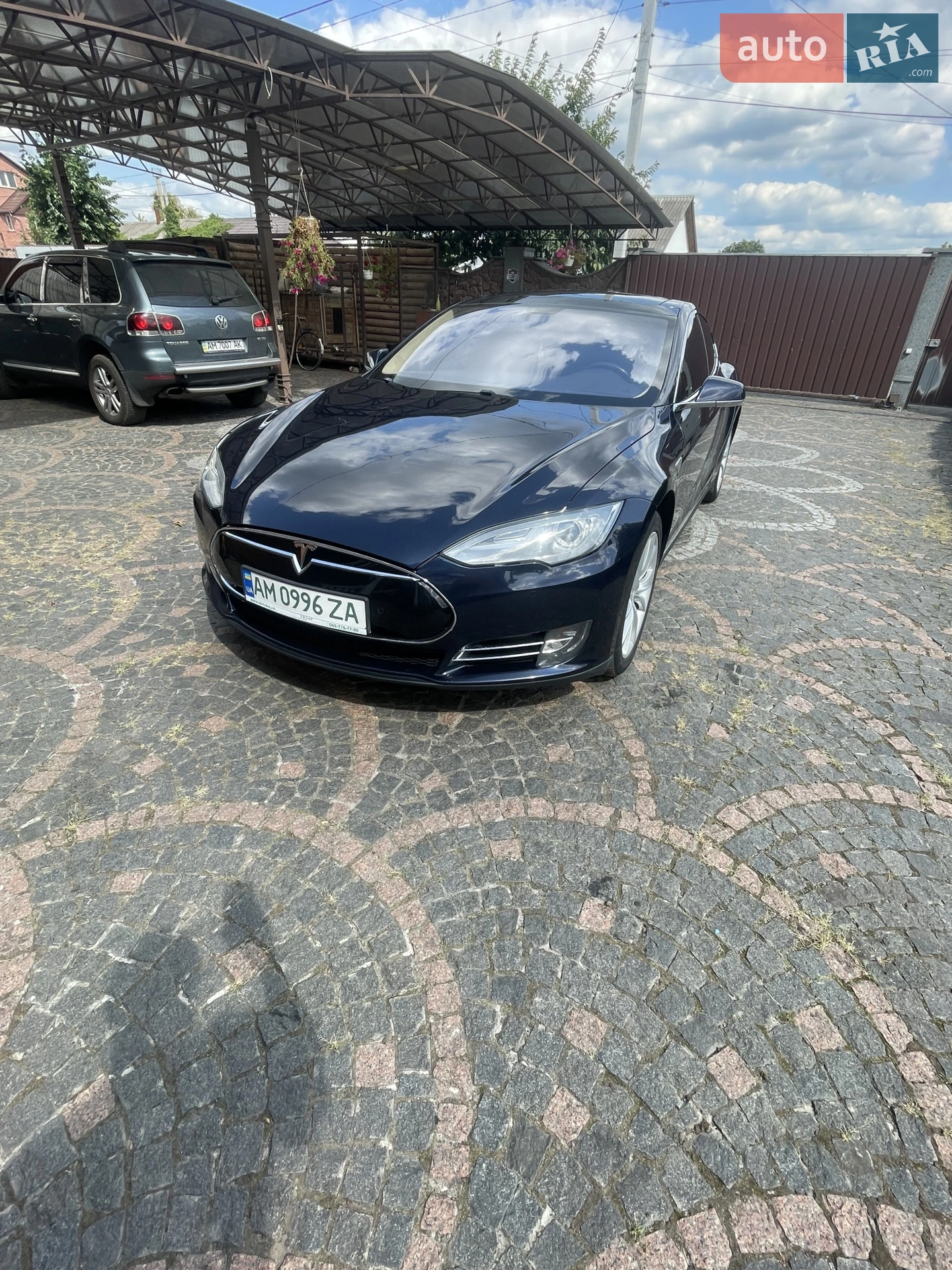 Tesla Model S, 2014