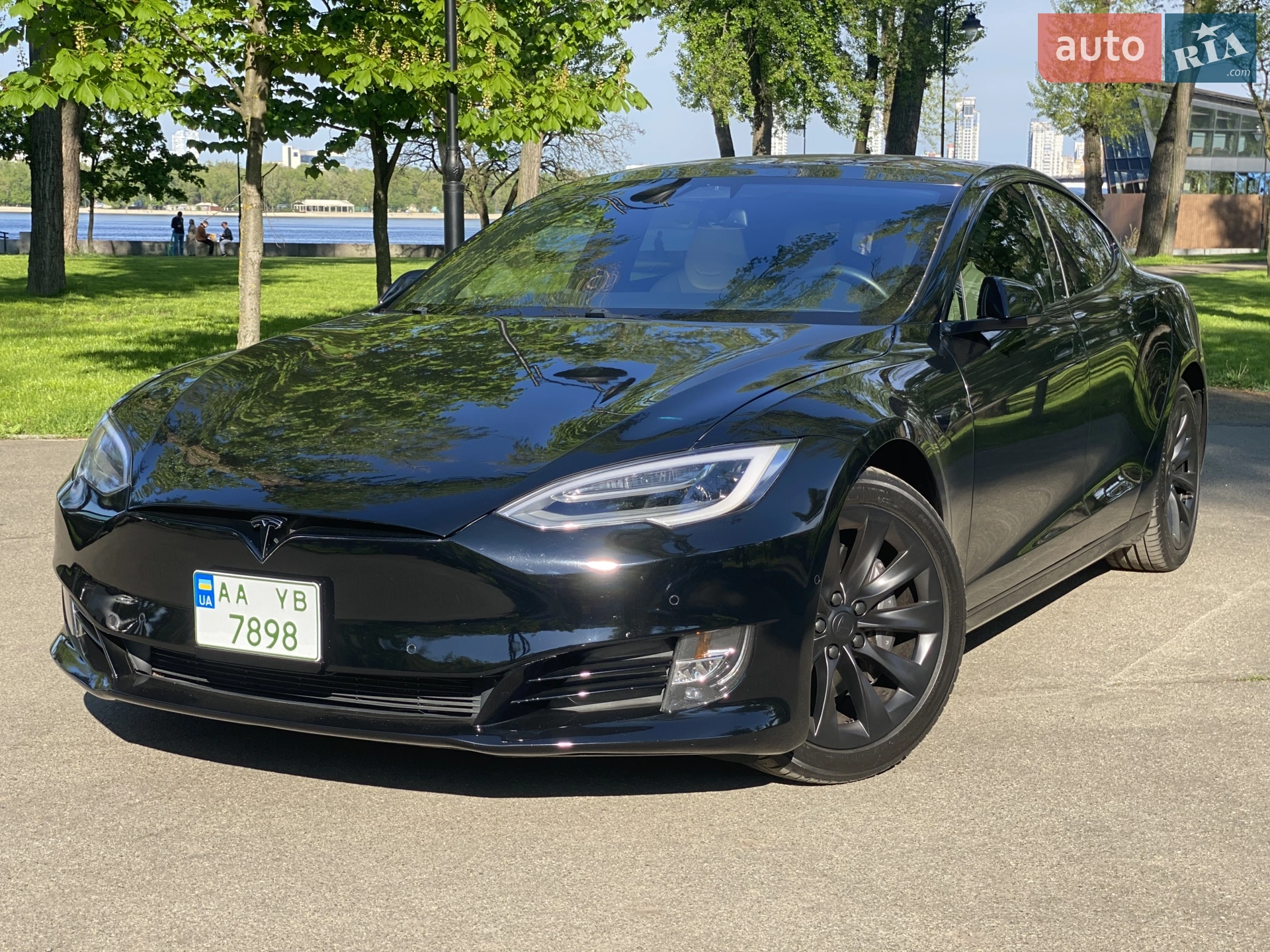Tesla Model S, 2018