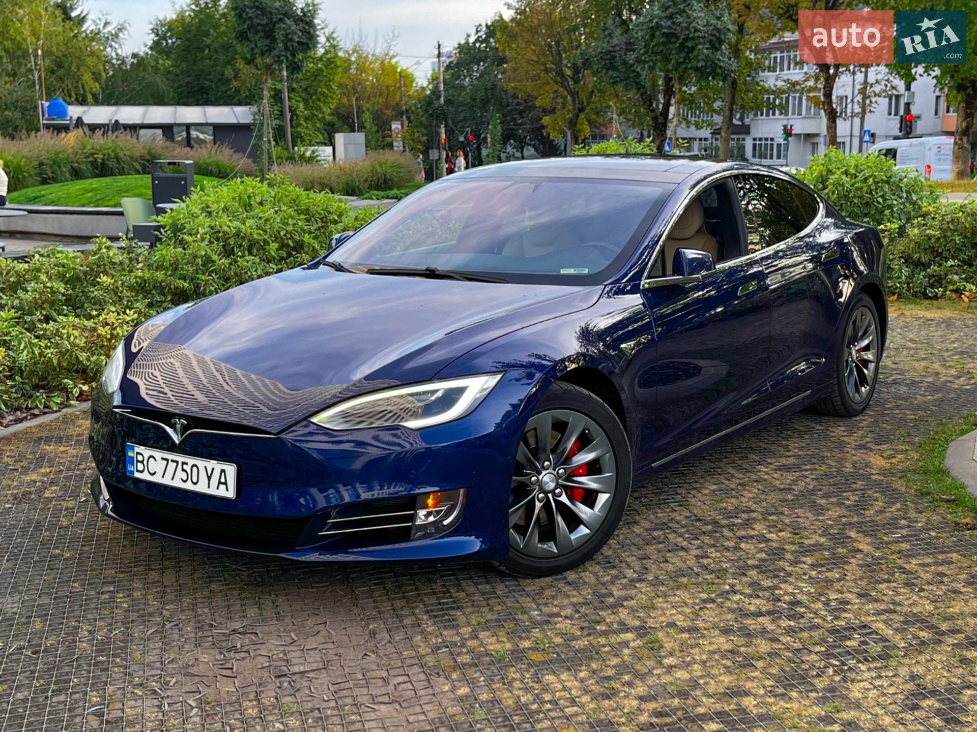 Tesla Model S, 2016