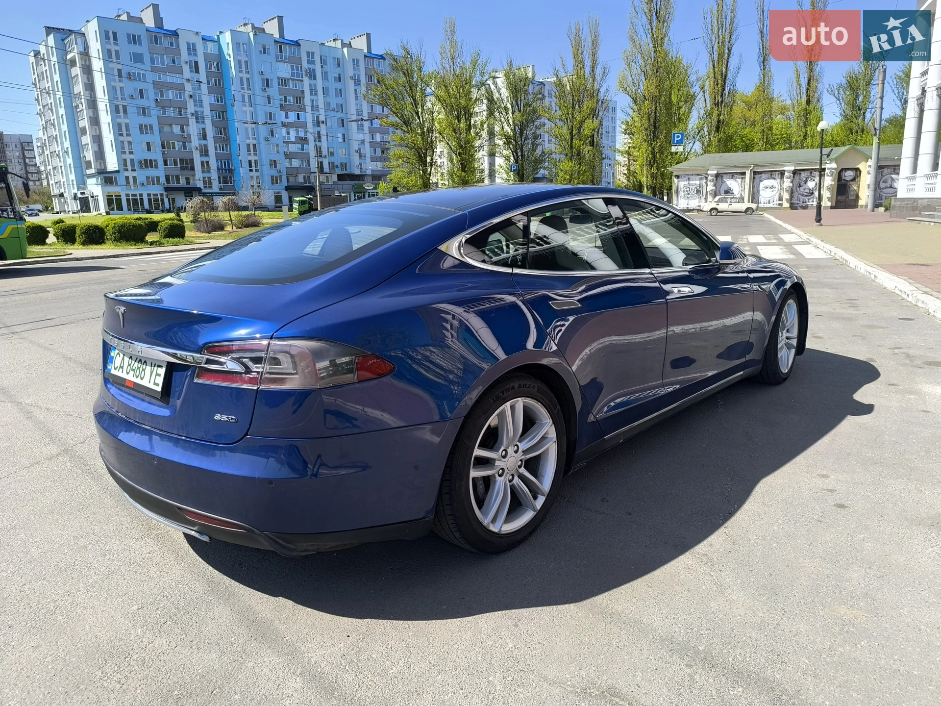 Tesla Model S, 2015