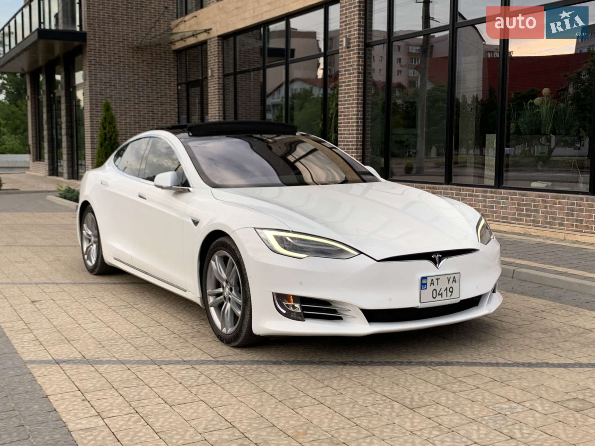 Tesla Model S, 2016
