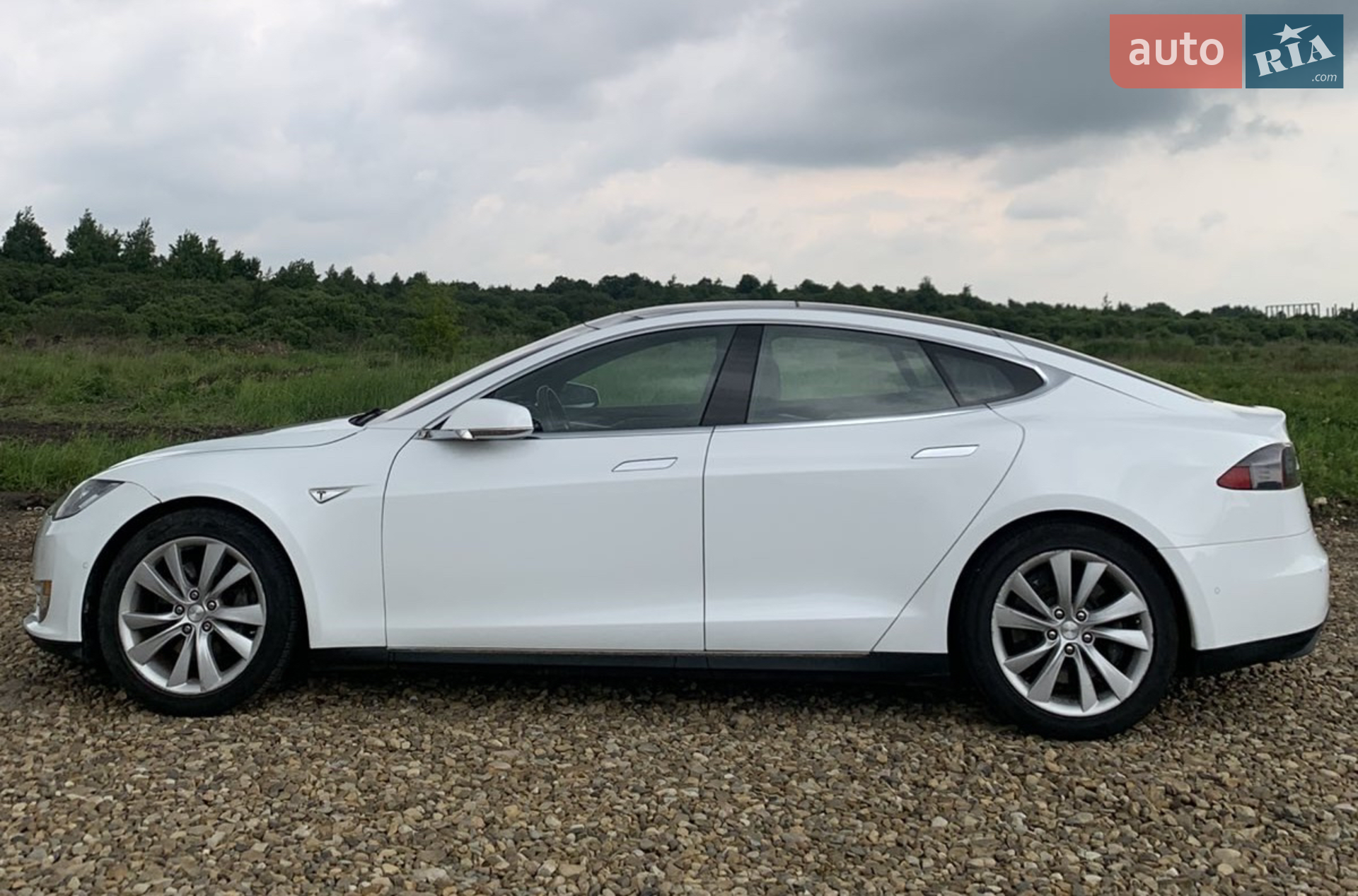 Tesla Model S, 2015