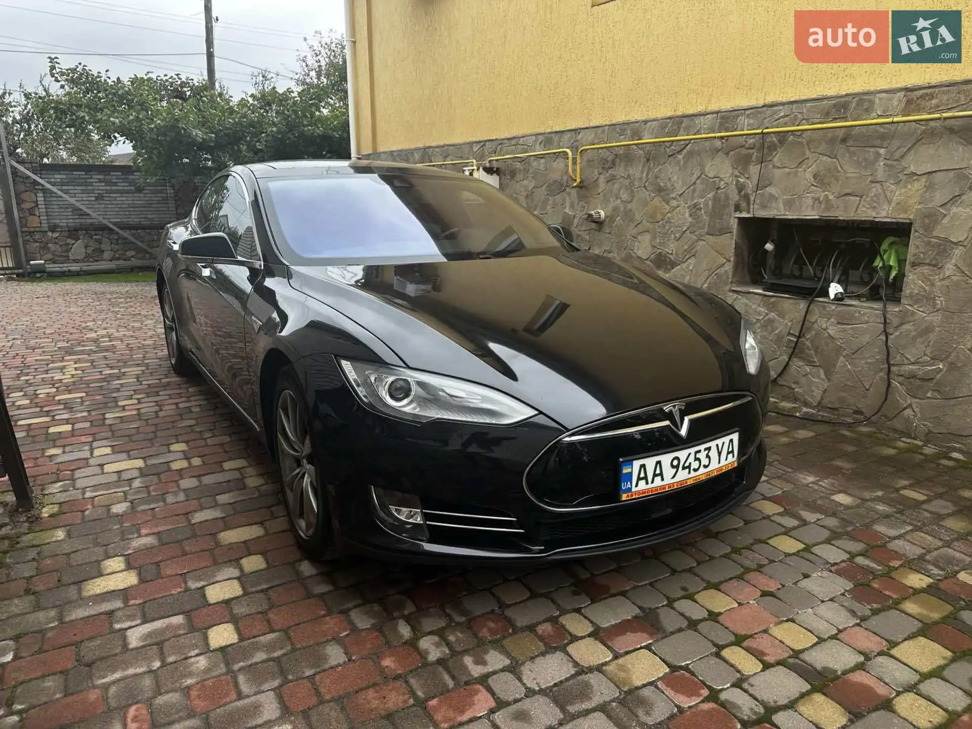 Tesla Model S, 2015