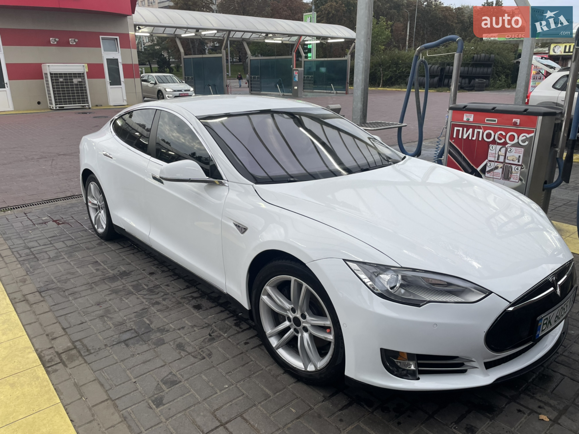 Tesla Model S, 2015