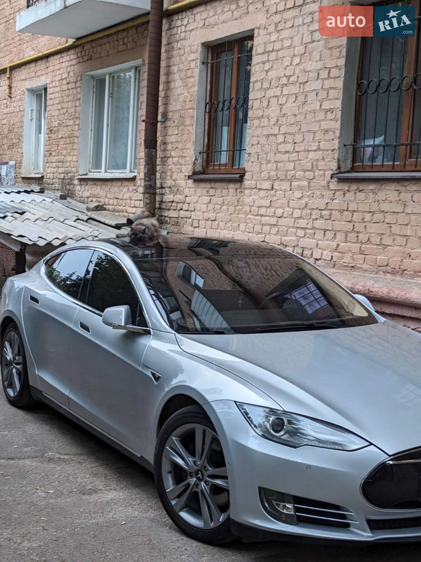 Tesla Model S, 2015