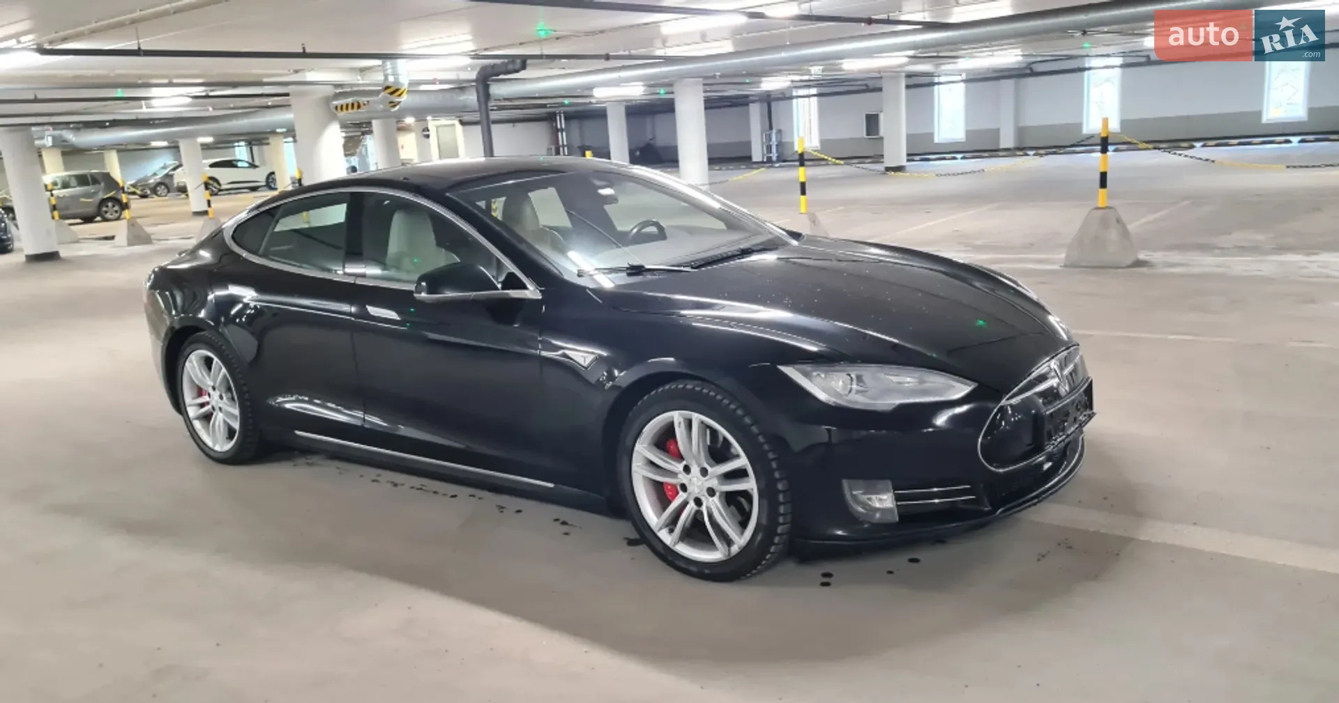 Tesla Model S, 2015