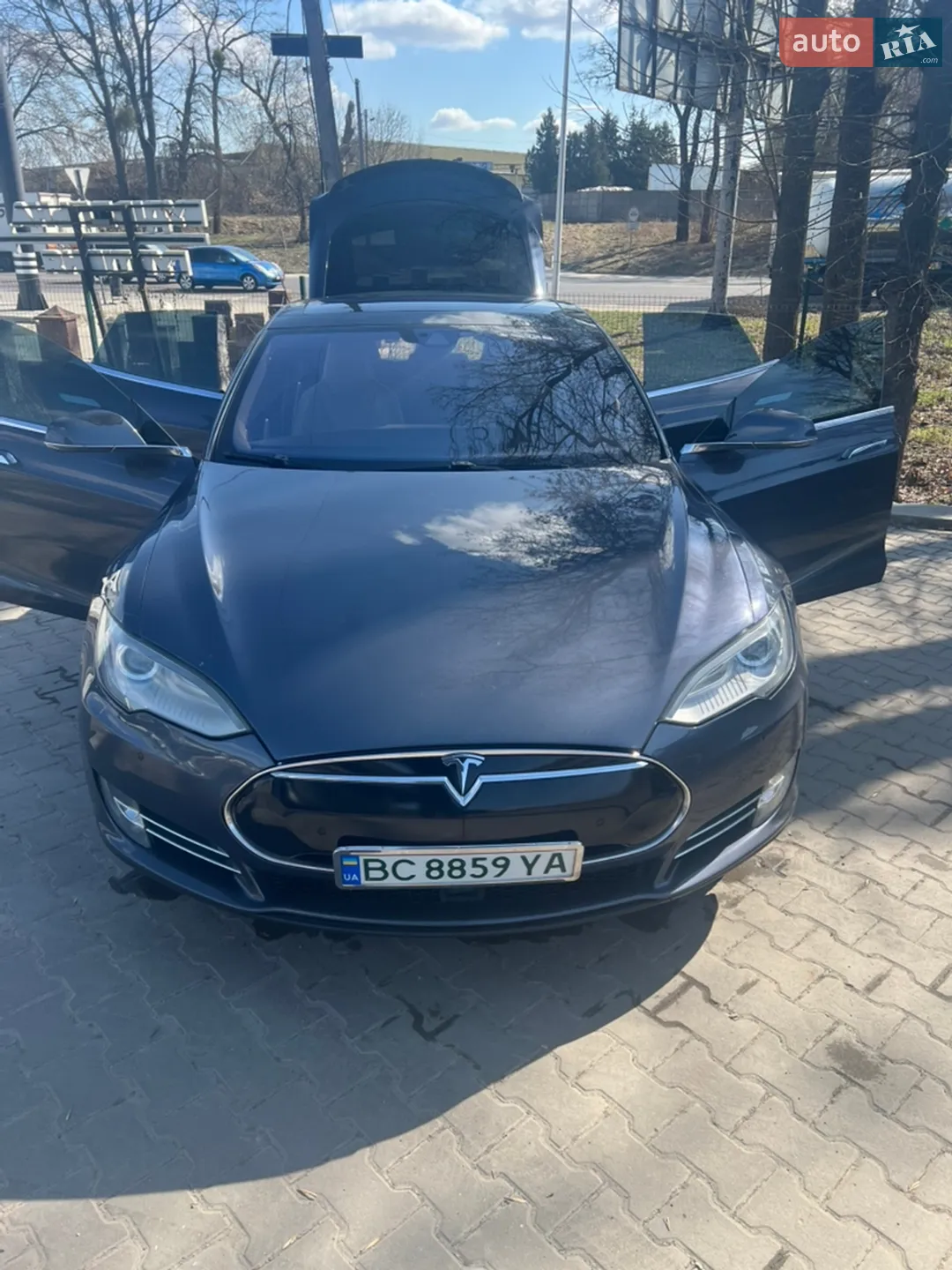 Tesla Model S, 2015