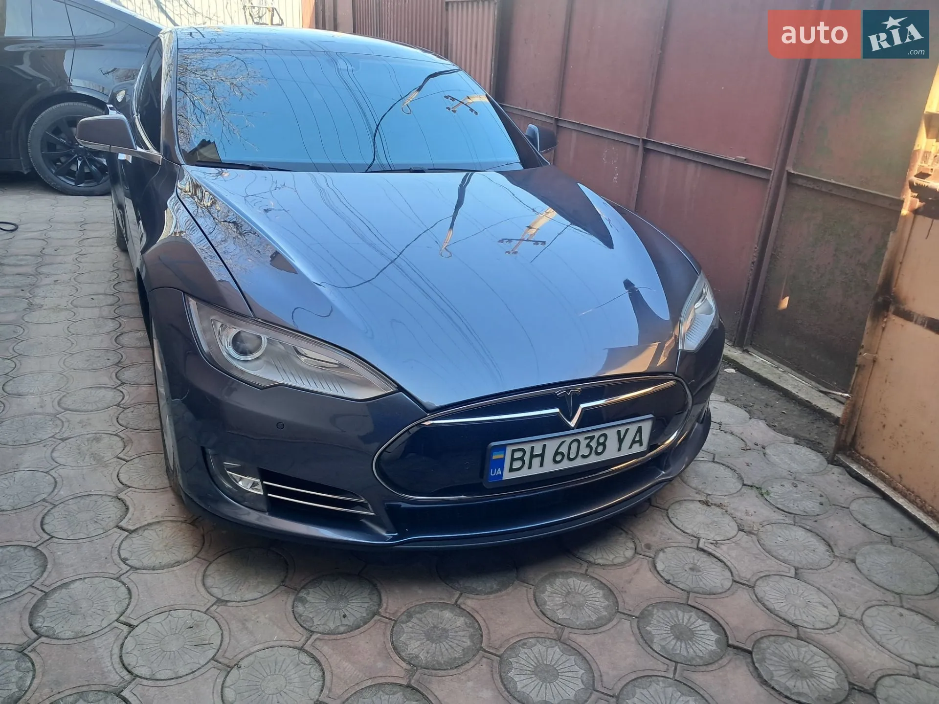 Tesla Model S, 2015