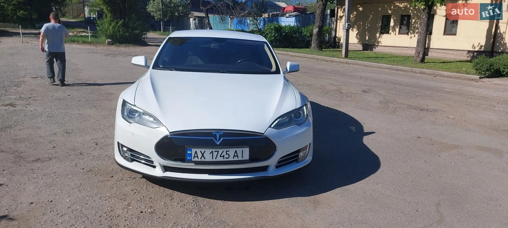 Tesla Model S, 2013
