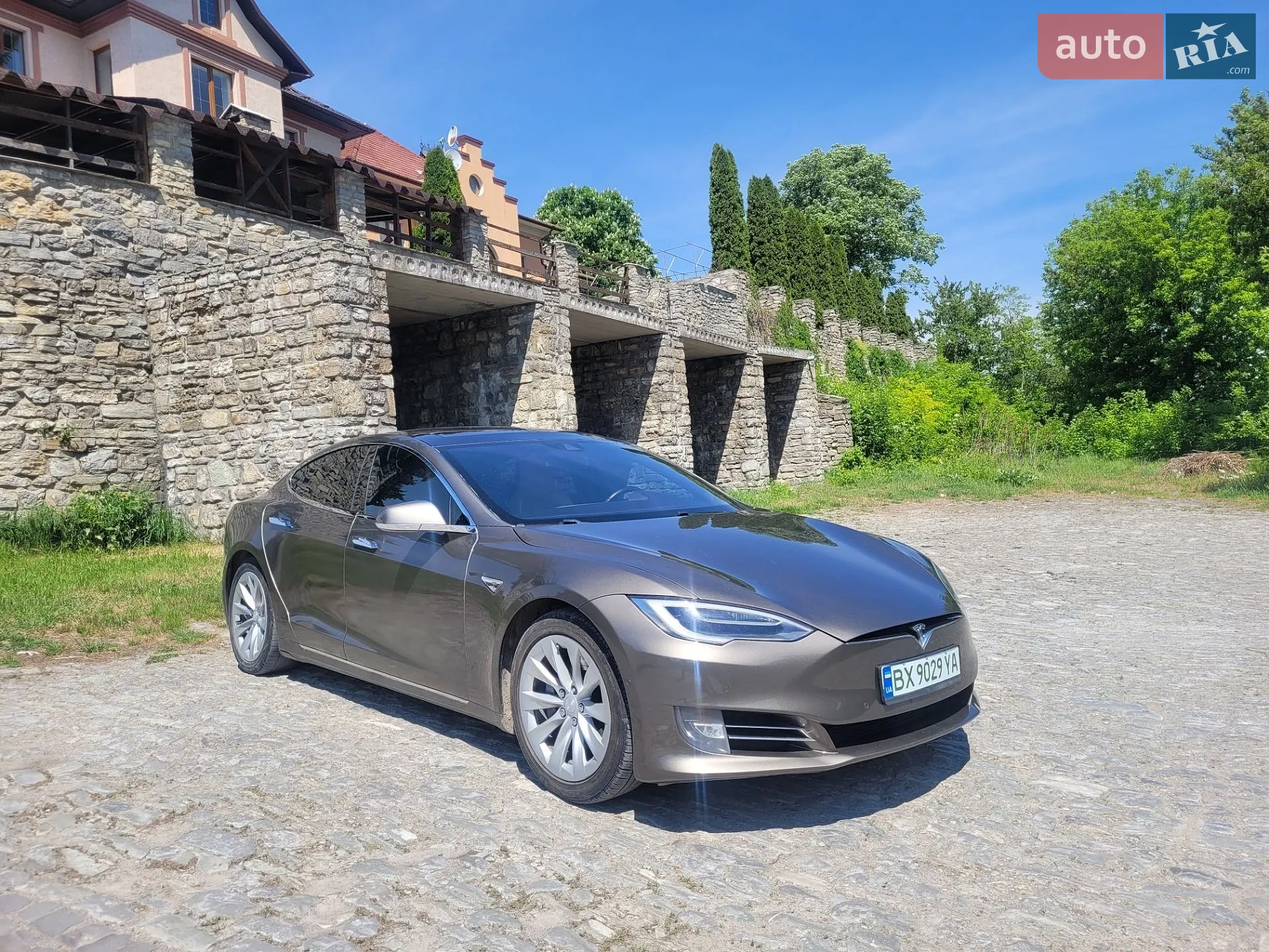 Tesla Model S, 2016