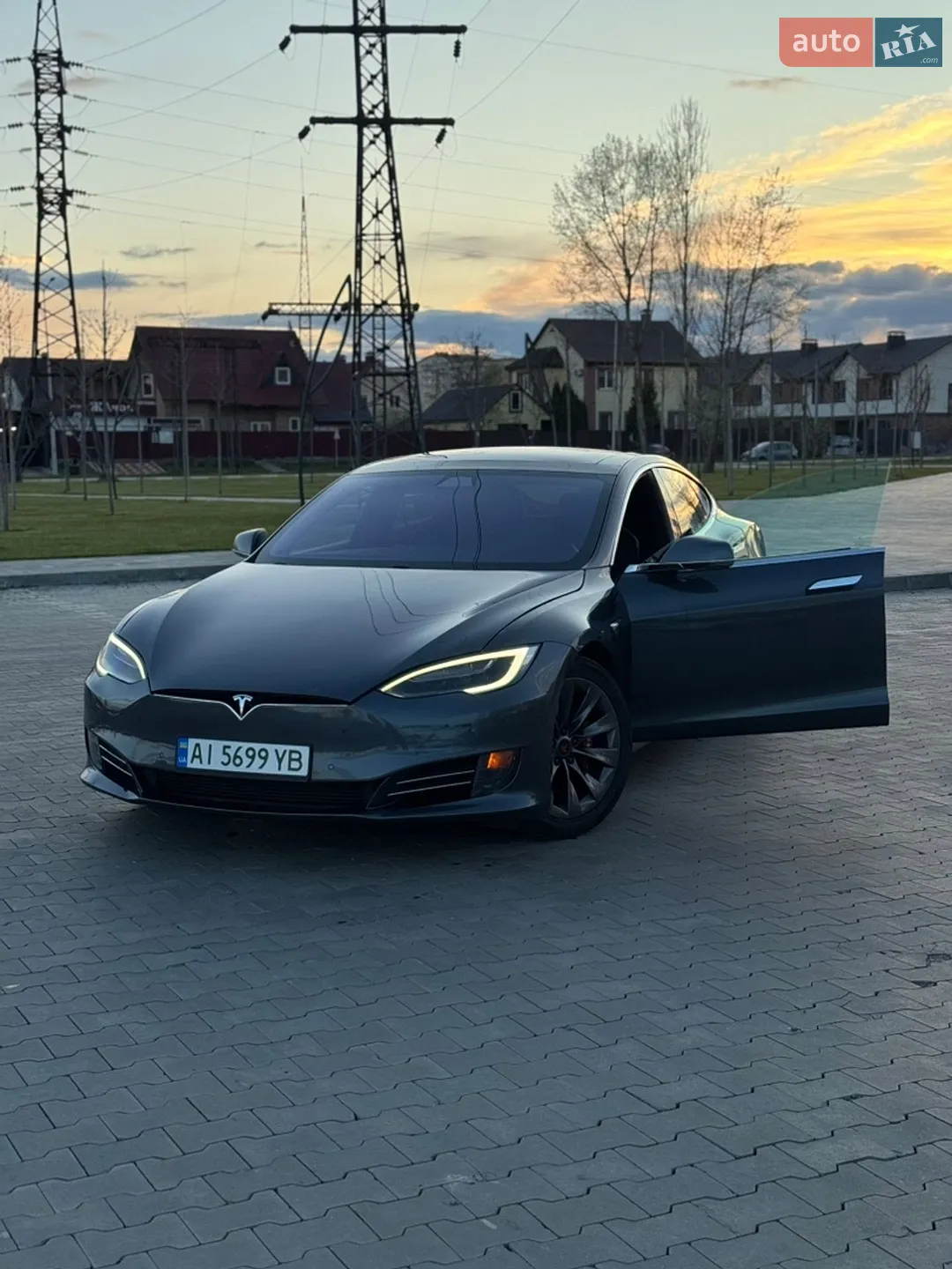 Tesla Model S, 2016