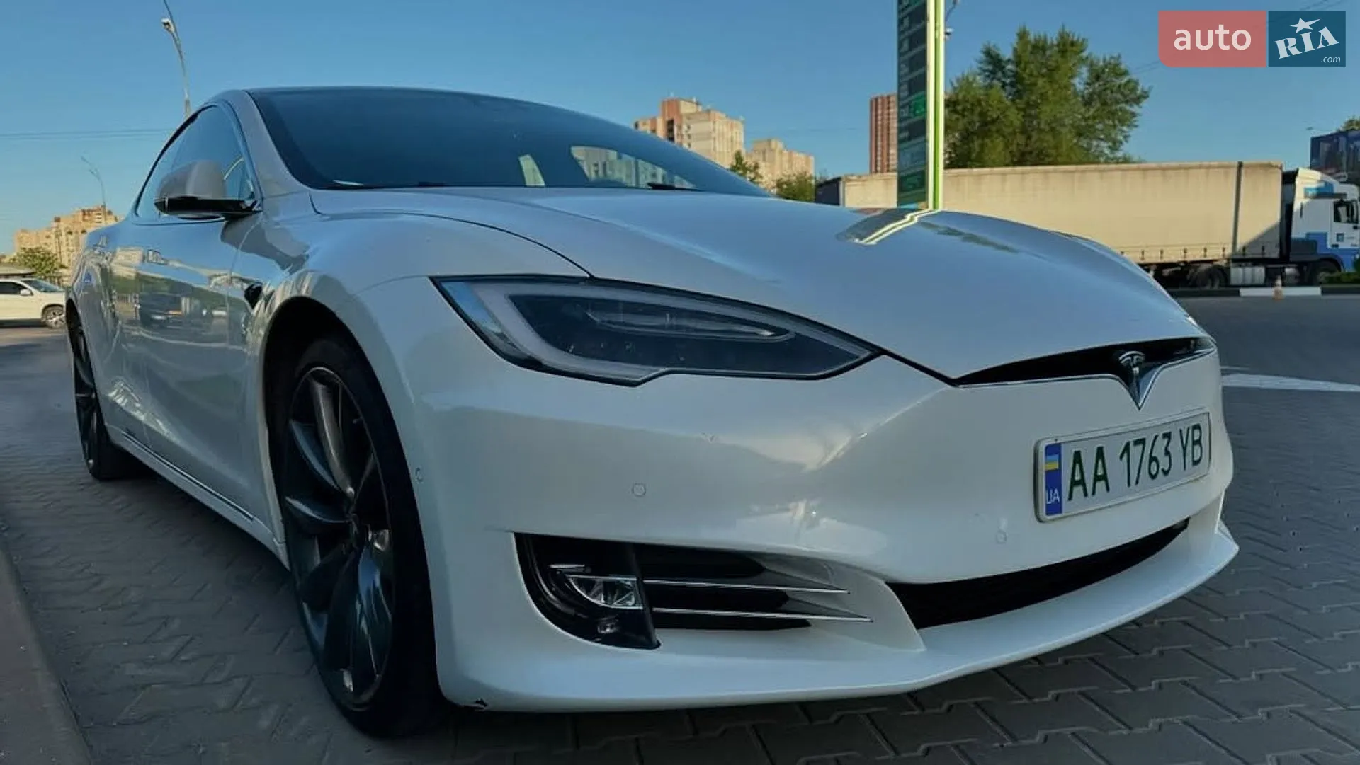 Tesla Model S, 2017