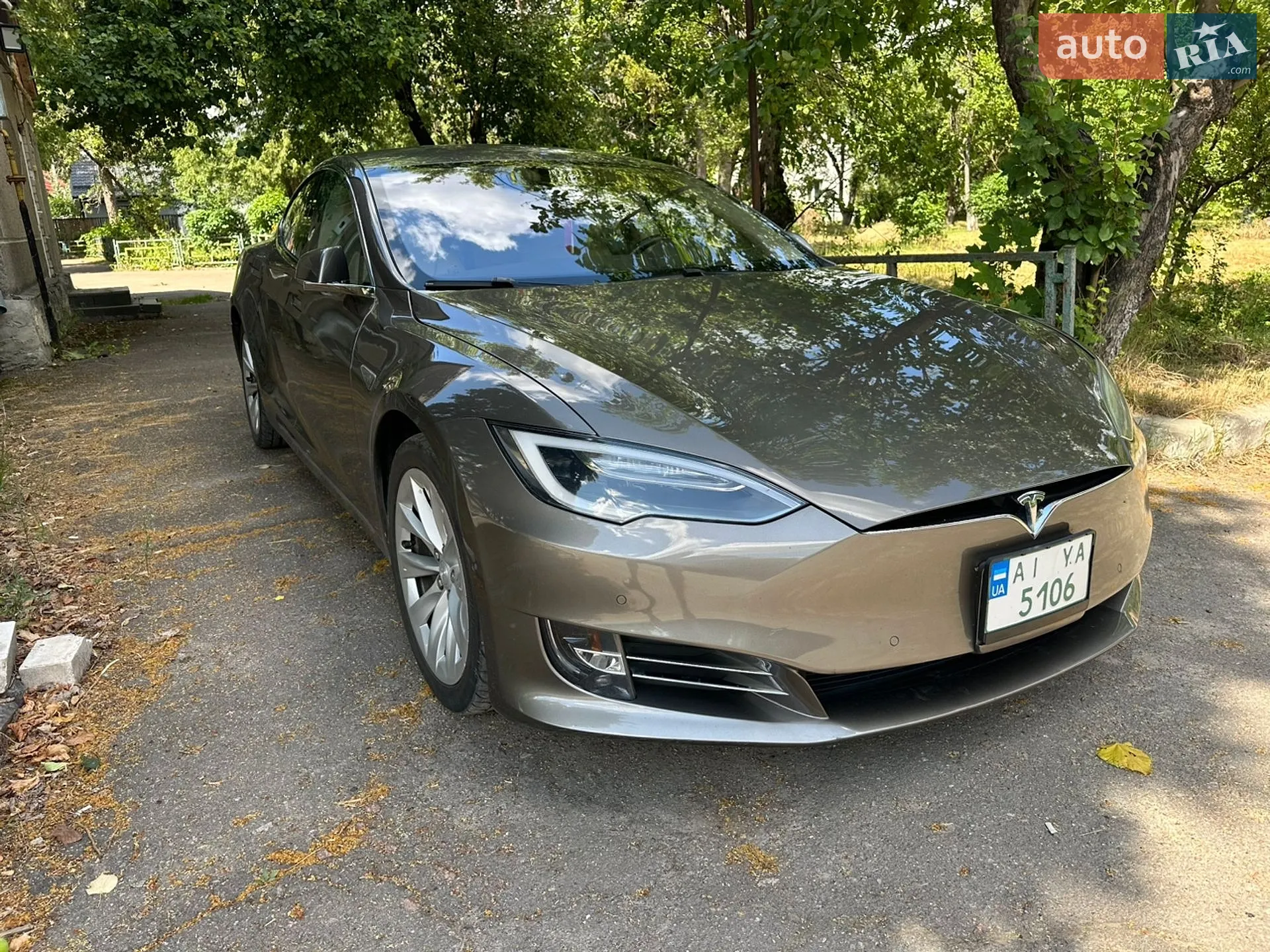 Tesla Model S, 2016