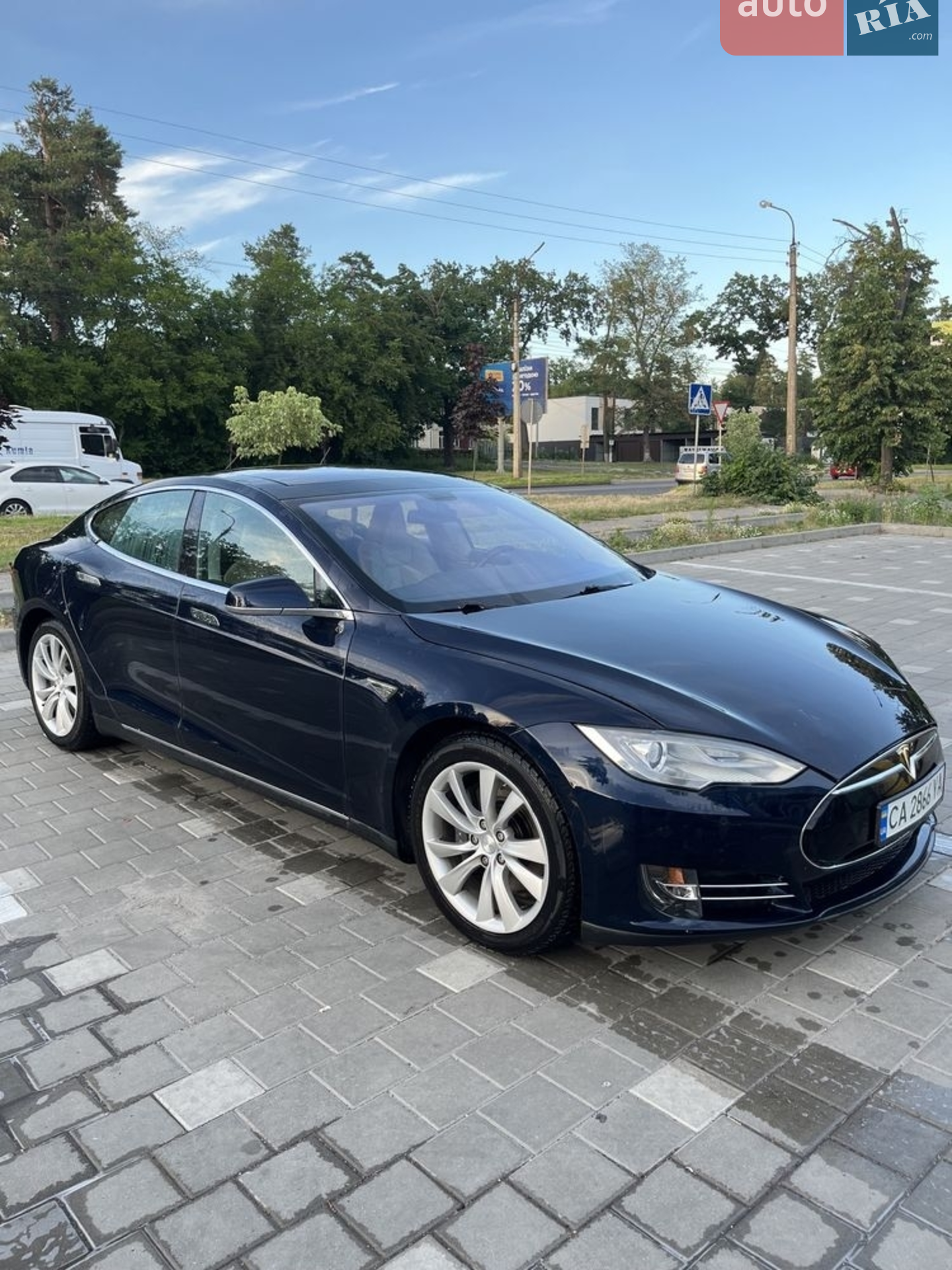 Tesla Model S, 2014